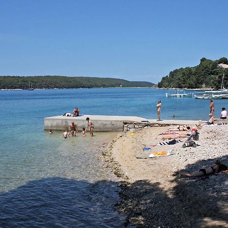 Apartments And Rooms By The Sea Palit, Rab - 5044 Exteriör bild