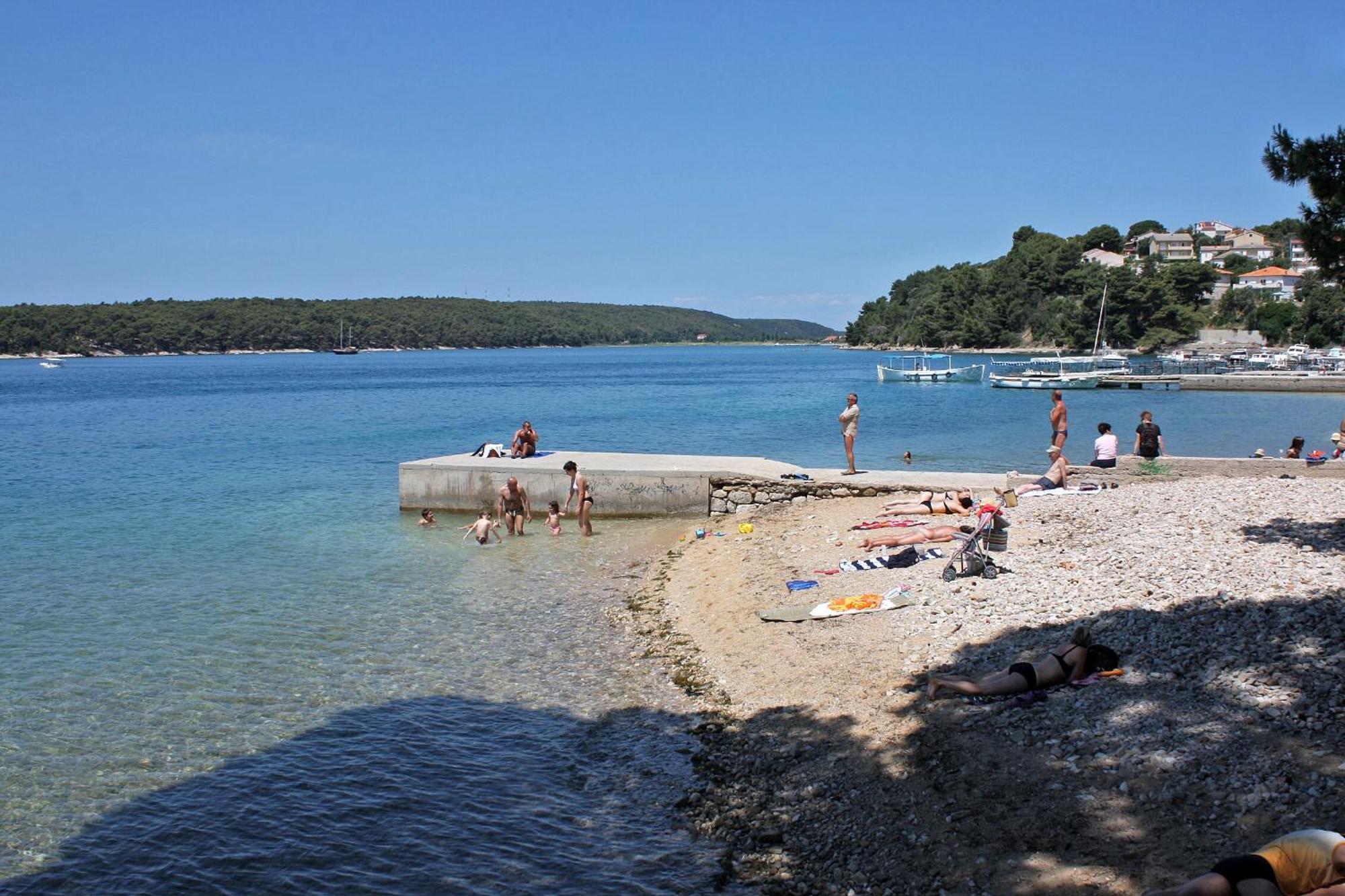 Apartments And Rooms By The Sea Palit, Rab - 5044 Exteriör bild